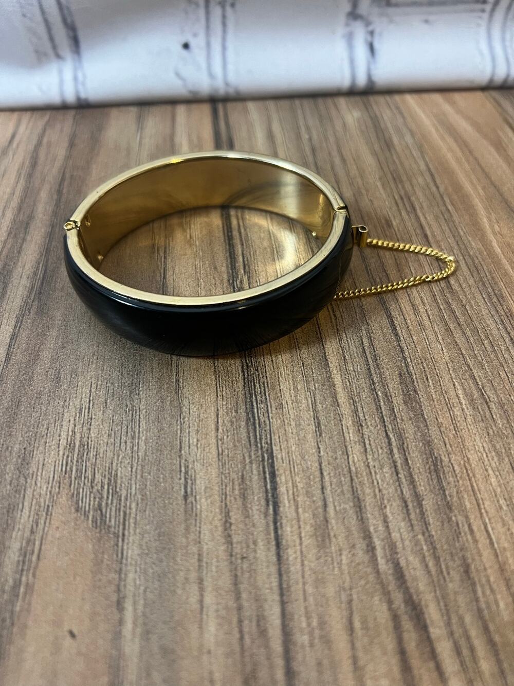 Vintage Black Enamel Gold Tone Hinged Bangle Bracelet Safety Chain